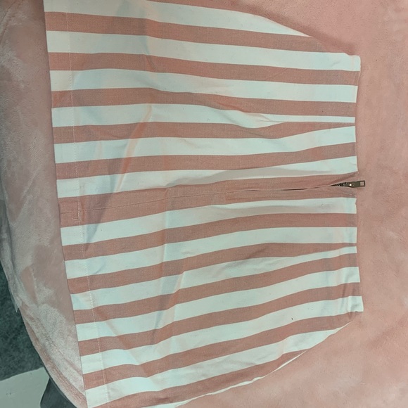 Pink and white striped skirt - Picture 4 of 4